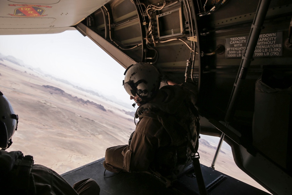 Jordanian Armed Forces train on 11th MEU aircraft