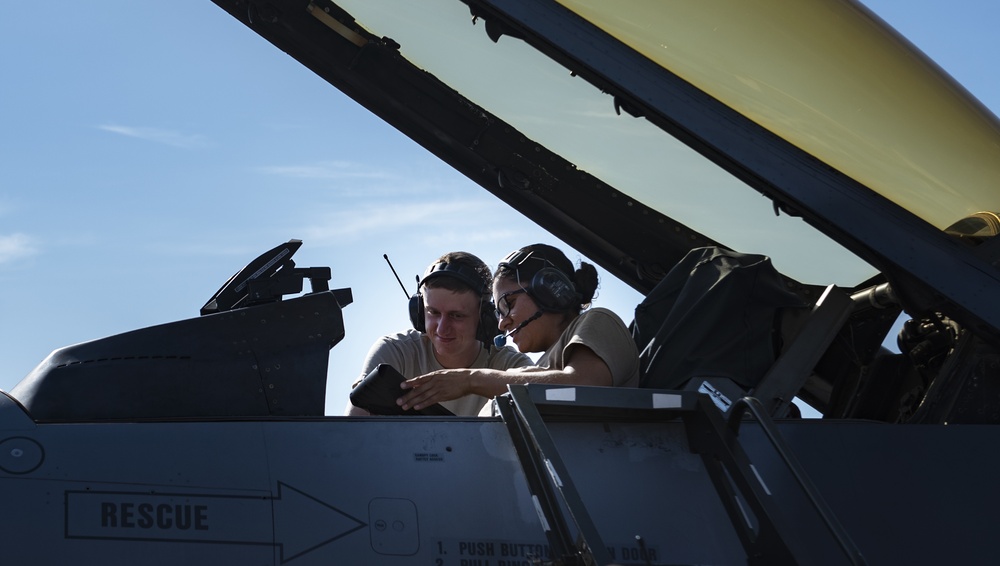 F-16 crew chief apprentice course