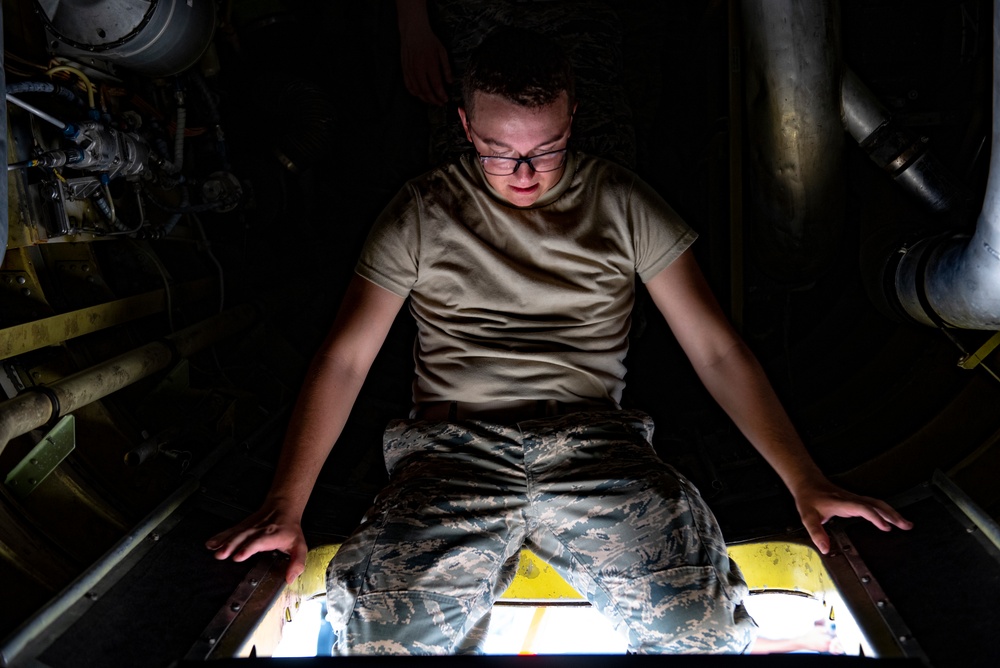 B-52 crew chief apprentice course