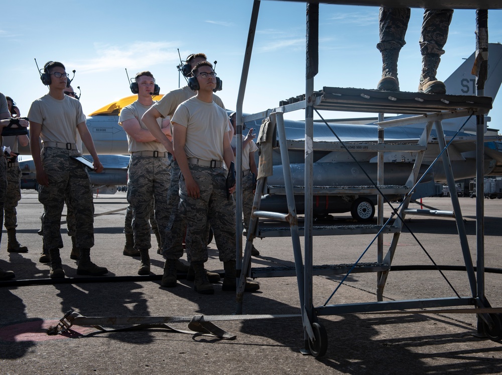 F-16 crew chief apprentice course