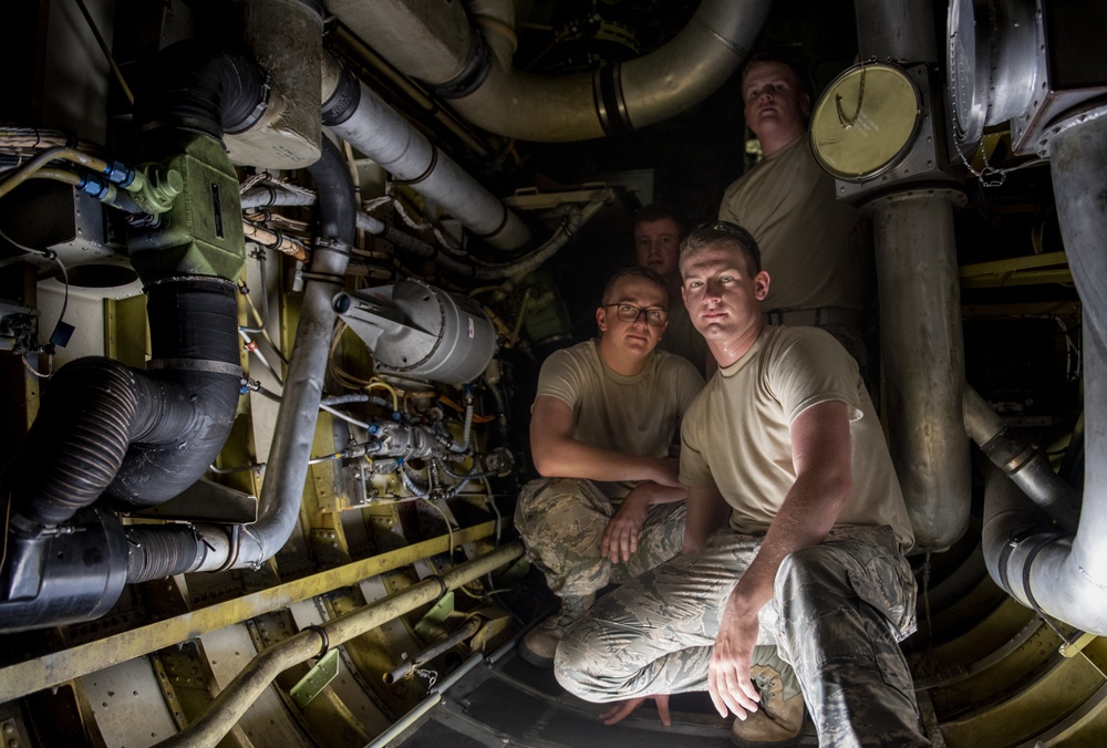 B-52 crew chief apprentice course