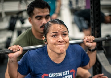 Marines, Sailors compete to join 1000-lb. club