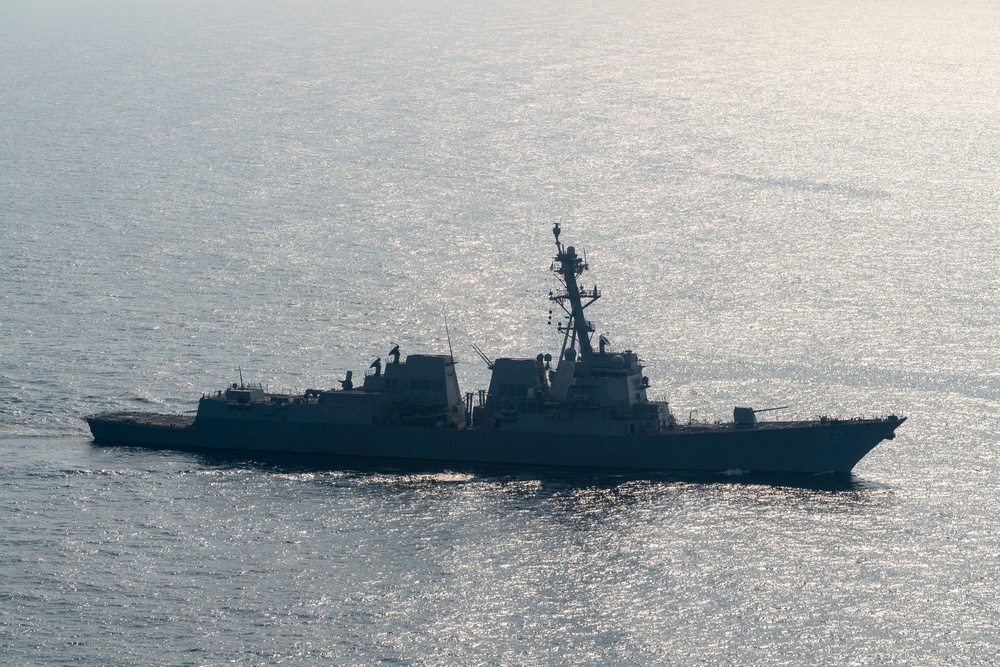 USS MOMSEN Sails Through the Yellow Sea