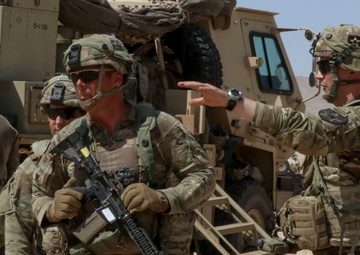 Lancer Soldiers choose new location for command post at NTC