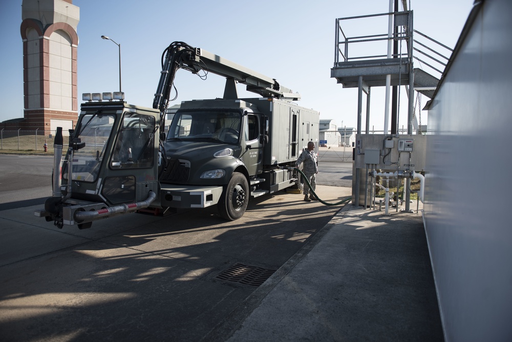 Airmen ingenuity makes deicing process safer and faster