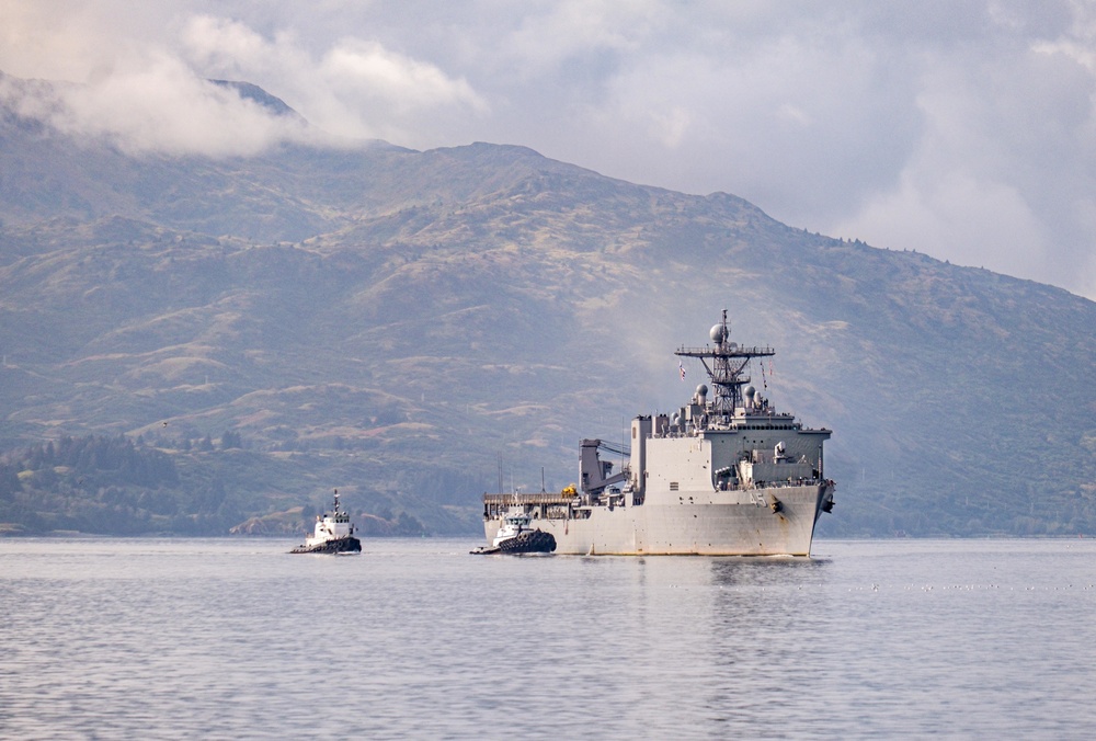 USS Comstock visits Kodiak, Alaska during AECE19