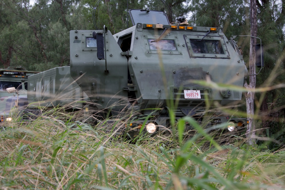 3rd MARDIV, 31st MEU conduct LCU HIMARS insert