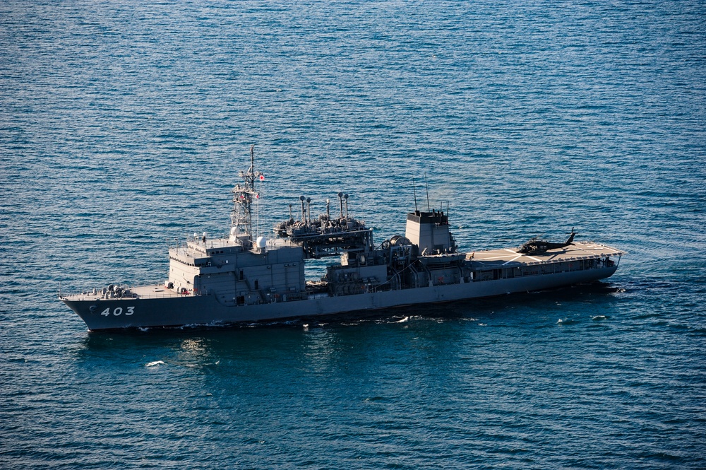 Blackhawks conduct deck landing on JMSDF vessel JS Chiahaya Sept. 9 2019 (2/2)