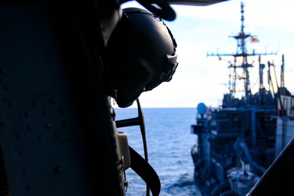 Blackhawks conduct deck landing on JMSDF vessel JS Chiahaya Sept. 9 2019 (2/2)