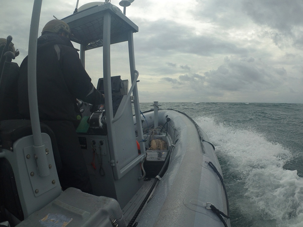 MDSU 2 Sailors Deploy UUVs During Exercise Northern Coasts 2019