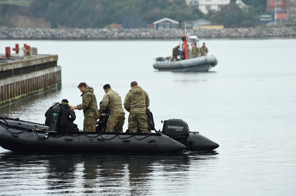 EODMU 8 Sailors Locate and Dispose Underwater Training Mines During Exercise Northern Coasts 2019