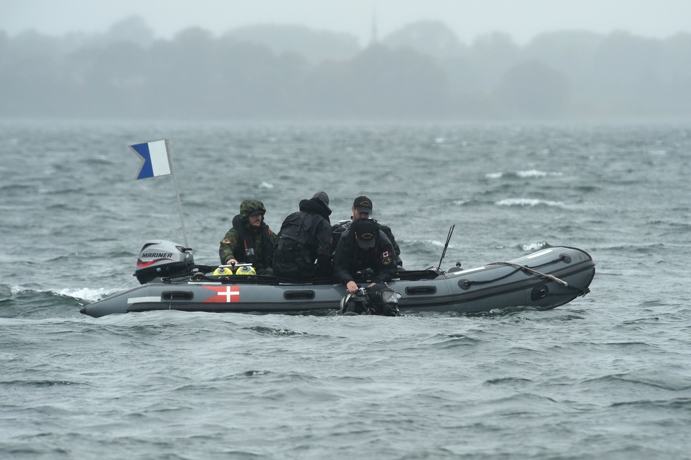 Canadian Clearance Divers Participate in Exercise Nothern Coasts 2019