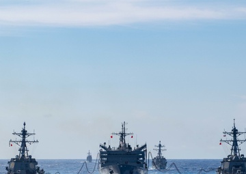 U.S. Navy ships conduct a refeuling-at-sea