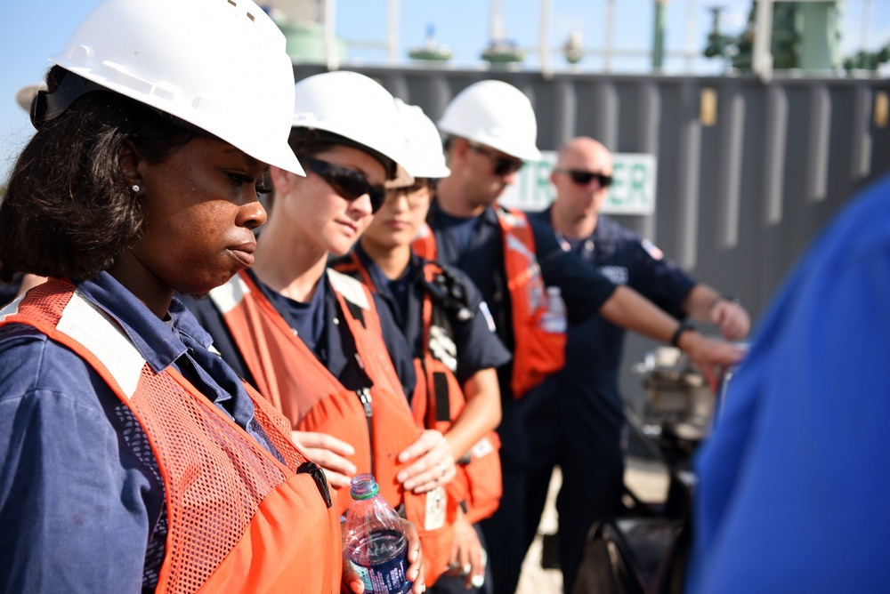 Coast Guard marine inspectors receive barge training in Channelview, Texas