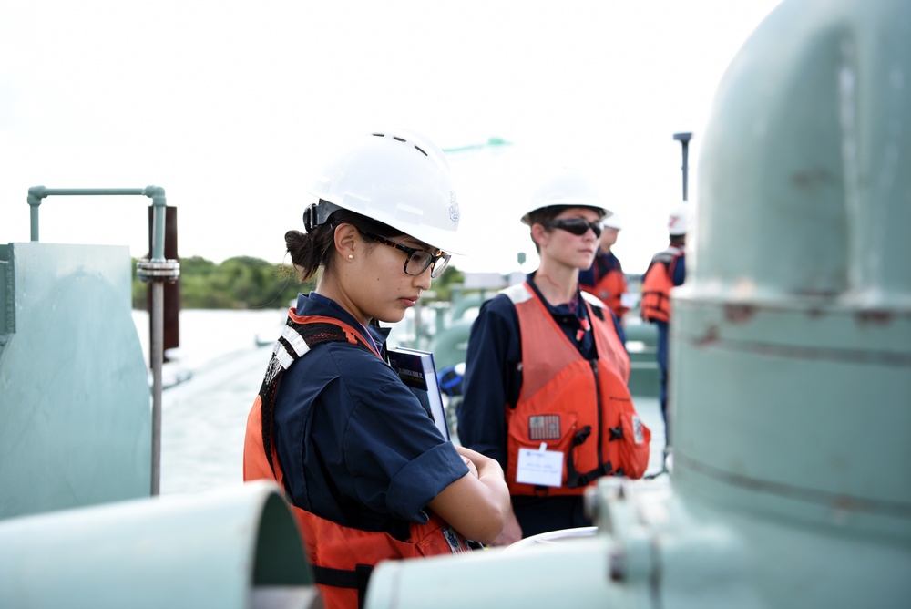 Coast Guard marine inspectors receive barge training in Channelview, Texas