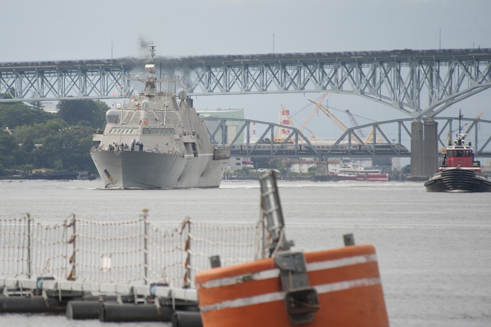 USS Sioux City arrives at Submarine Base New London