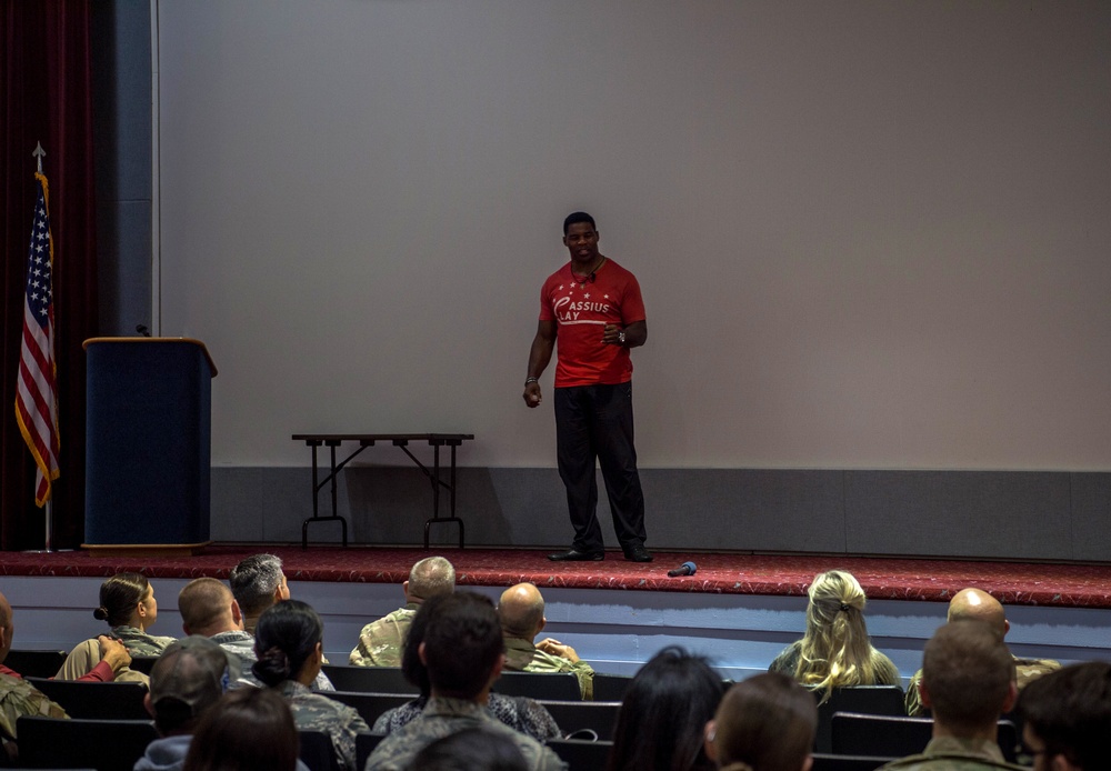 Herschel Walker visits JBLM