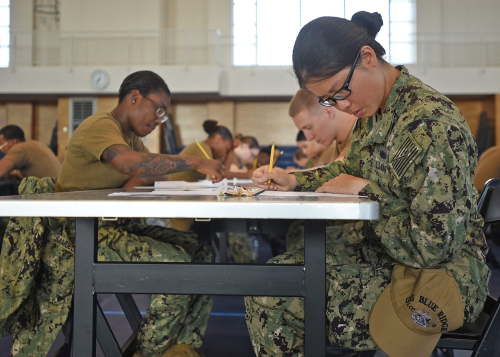 USS Blue Ridge (LCC 19) conducts Navywide E-5 Advancement Exam