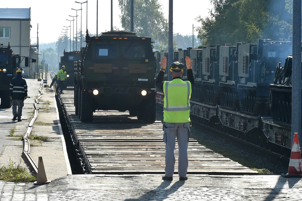 M270 MLRS arrive at 7th ATC