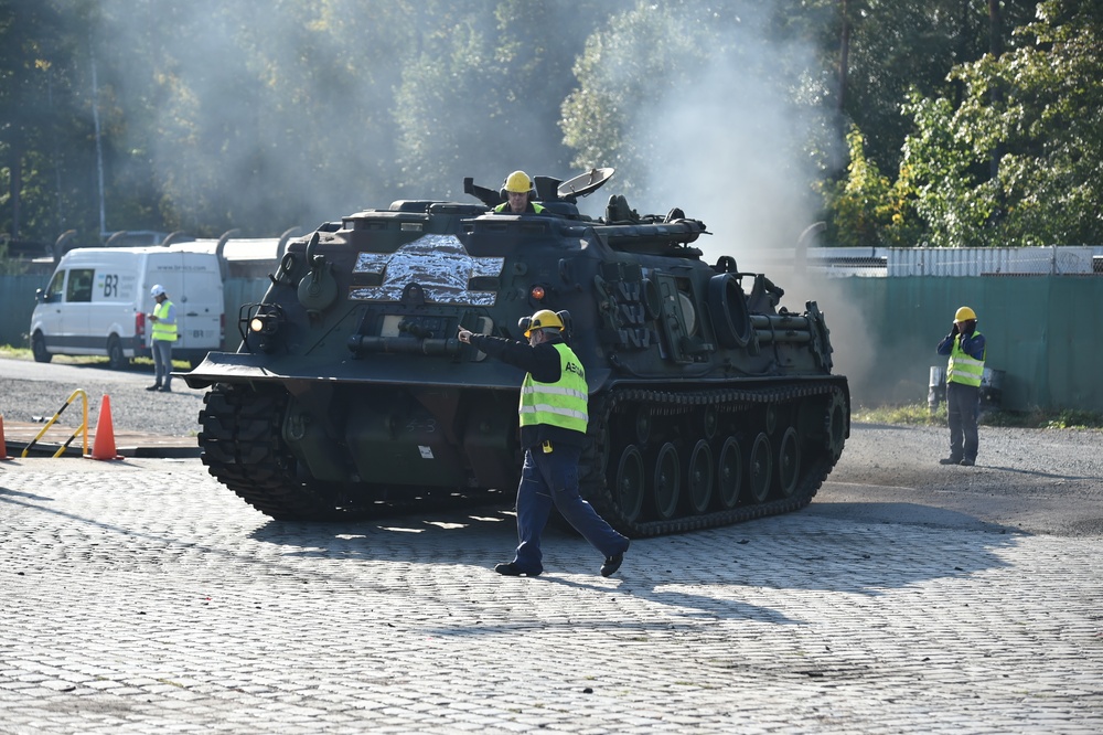 M270 MLRS arrive at 7th ATC