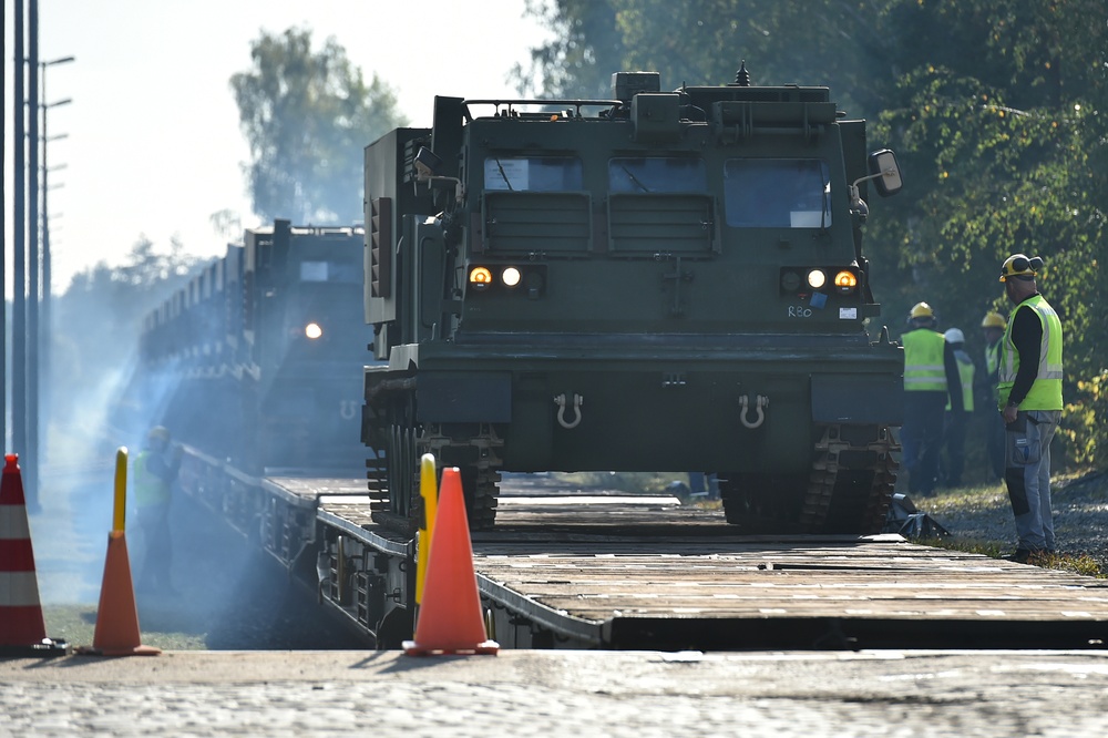 M270 MLRS arrive at 7th ATC