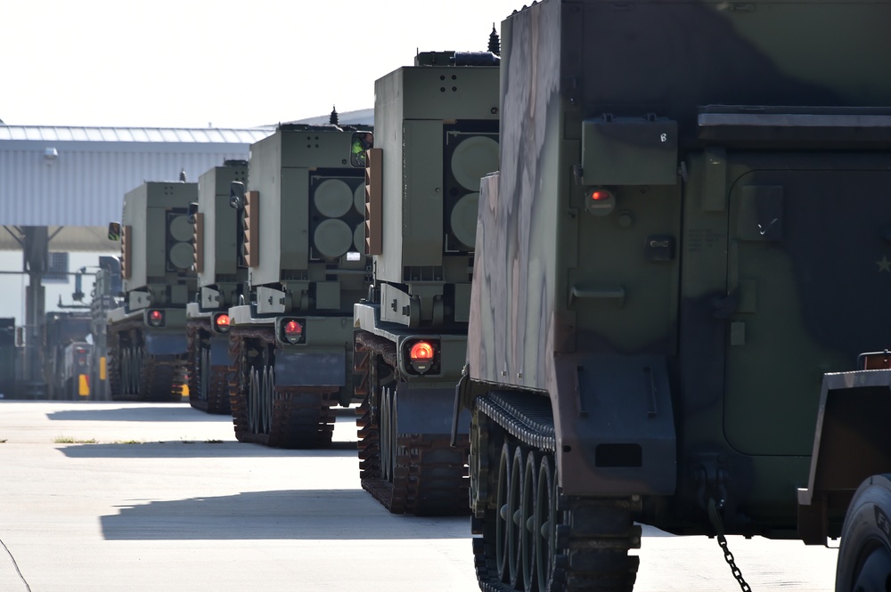 M270 MLRS arrive at 7th ATC