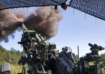 Chaos Soldiers shake the ground with howitzers