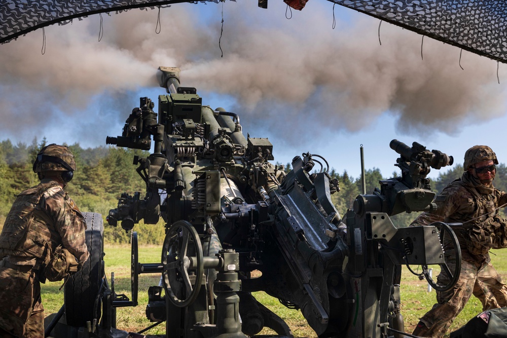 Chaos Soldiers shake the ground with howitzer triple 7s