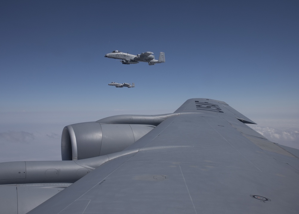 Utah Air Guard refuels Moody A-10s