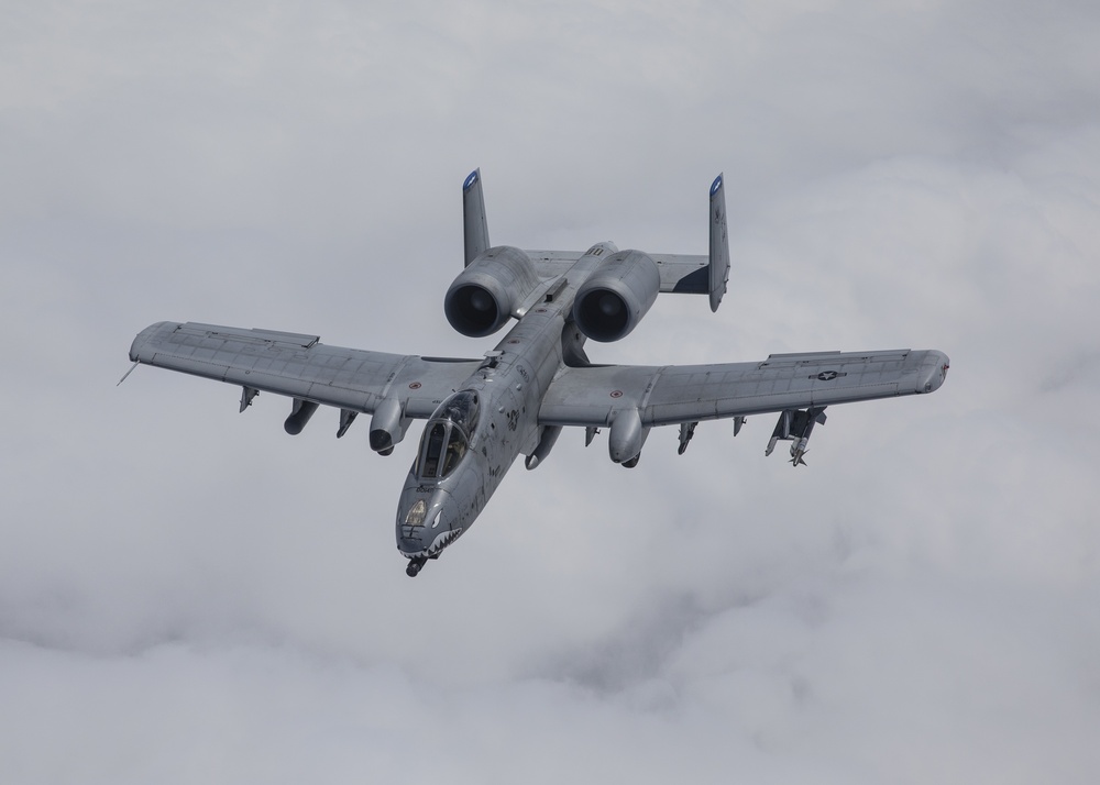 Utah Air Guard refuels Moody A-10s