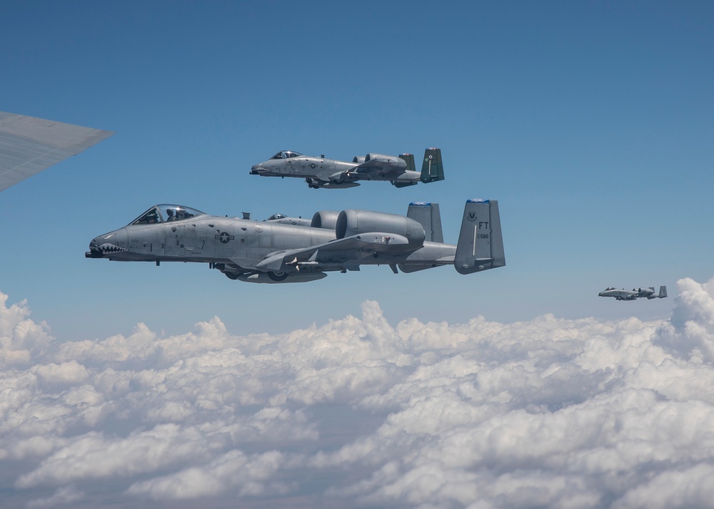 Utah Air Guard refuels Moody A-10s