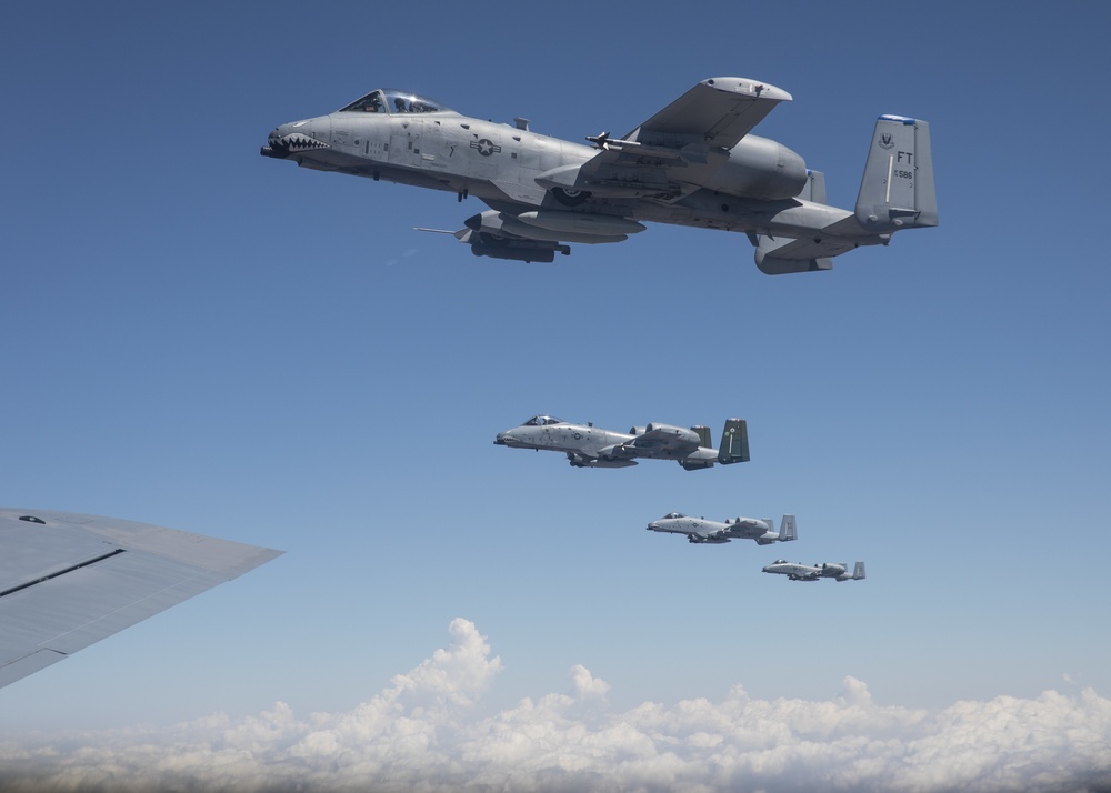 Utah Air Guard refuels Moody A-10s