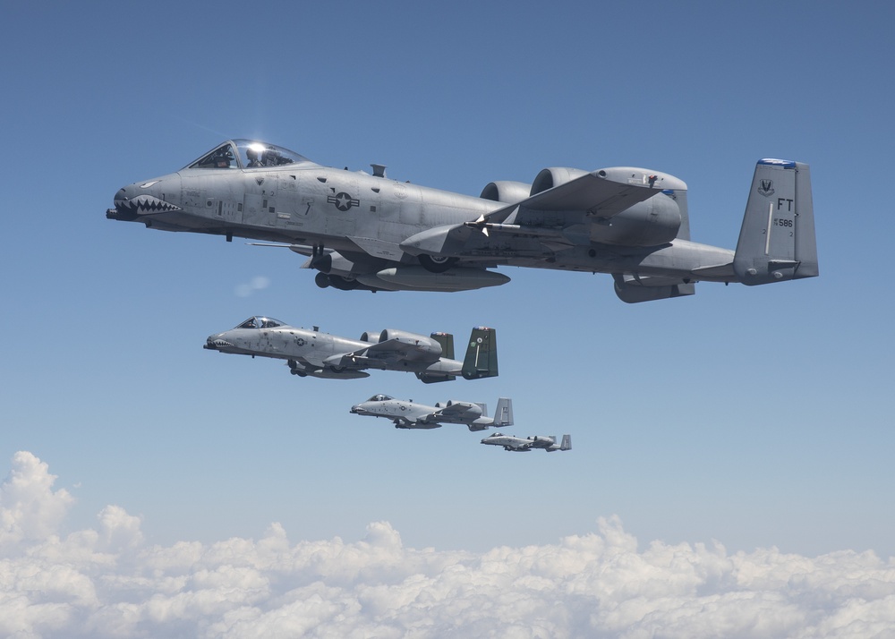 Utah Air Guard refuels Moody A-10s