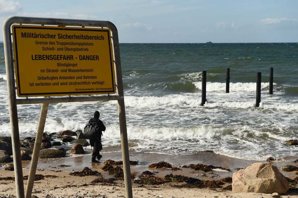 EODMU 8 Sailors Execute Maritime IED Scenario During Exercise Northern Coasts 2019