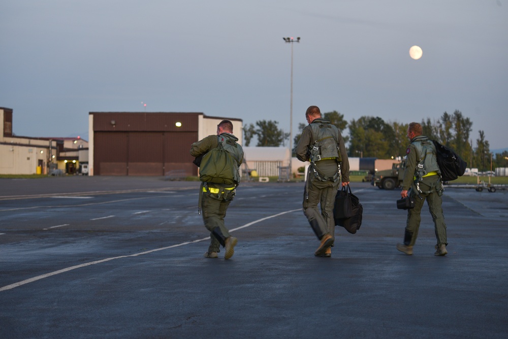 142nd Fighter Wing pilots conduct night flying