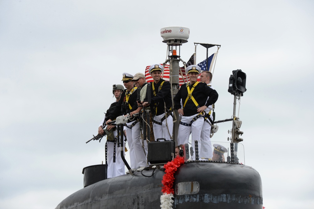 USS Toledo Returns Home