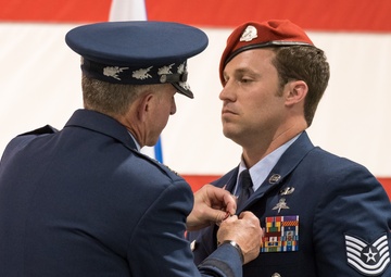 Kentucky Air Guardsman awarded Air Force Cross