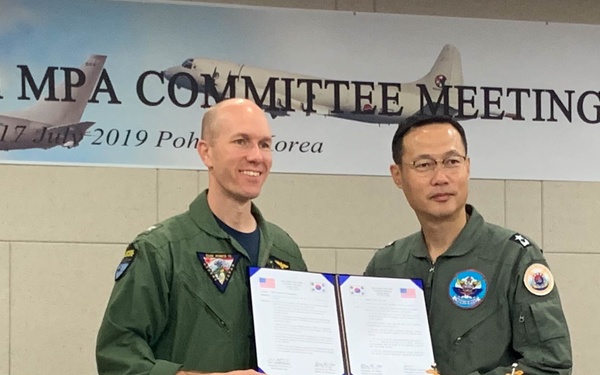 Mad Foxes Visit South Korean Navy for Maritime Patrol Meeting