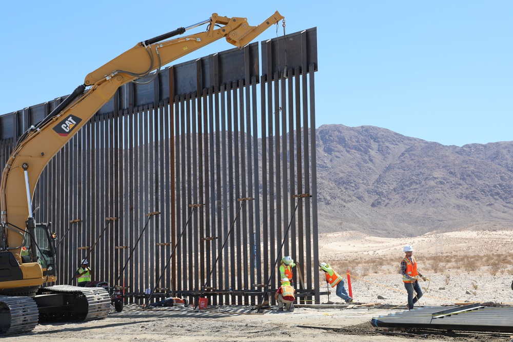 Army Corps of Engineers contractors make progress on border barrier near El Centro