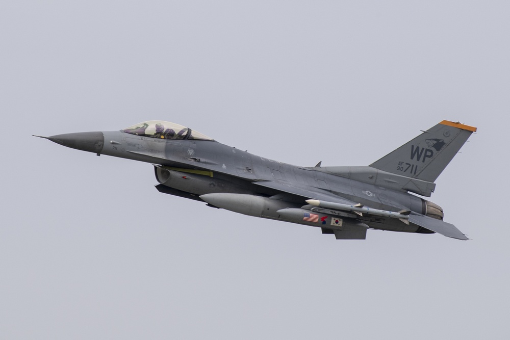 An Air Force F-16 Flyby