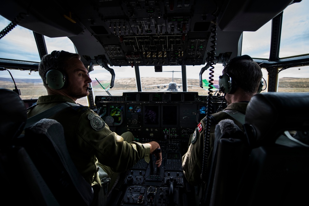 RCAF CC-130J Delivers Cargo during Mobility Guardian 2019