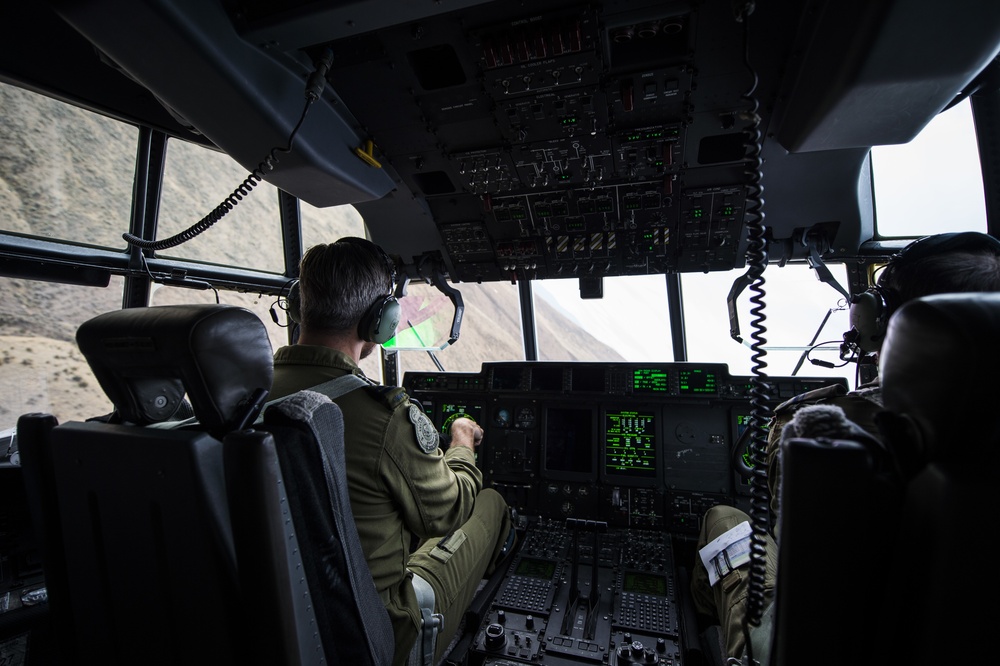 RCAF CC-130J Delivers Cargo during Mobility Guardian 2019