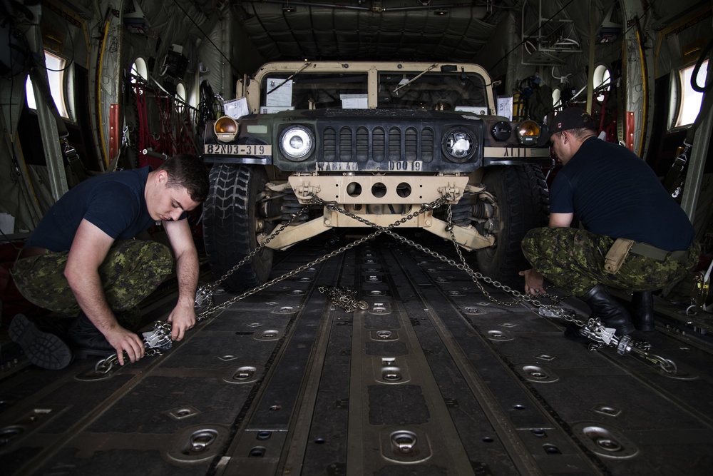 RCAF CC-130J Delivers Cargo during Mobility Guardian 2019