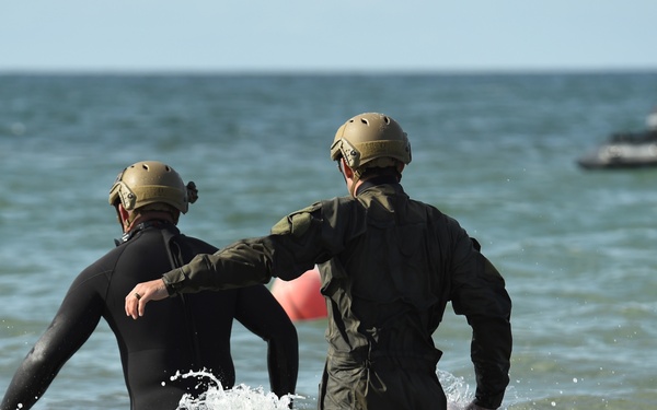 MDSU 2 Sailors Deploy UUVs During Exercise Northern Coasts 2019