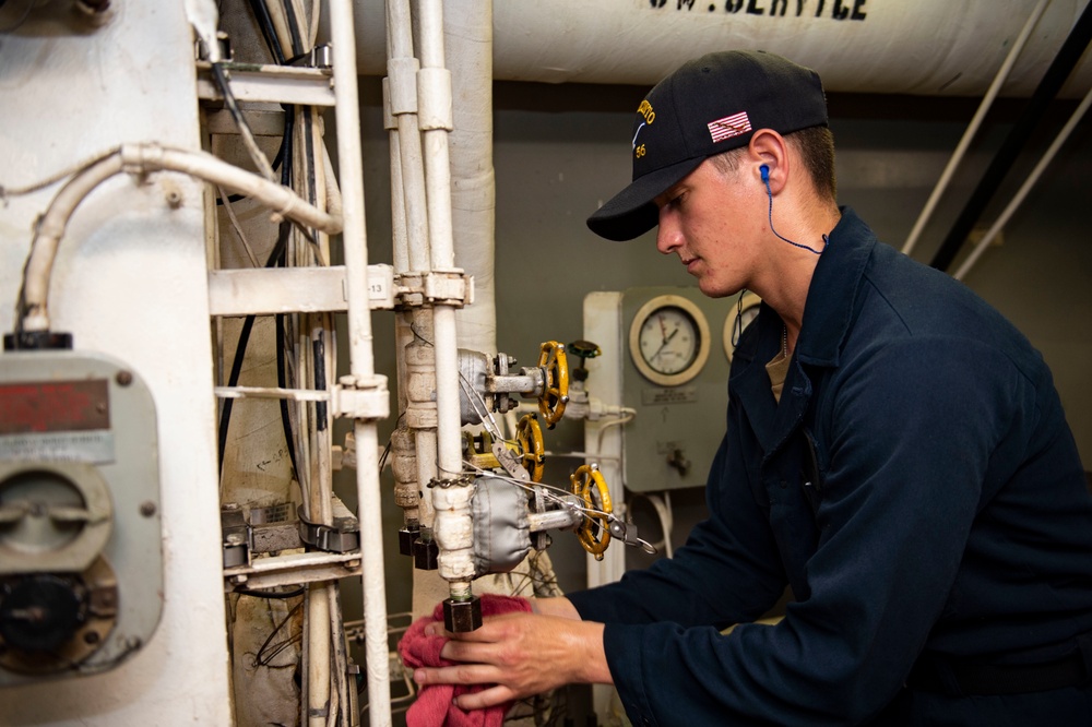 Sailors Aboard USS San Jacinto Conduct Maintenance