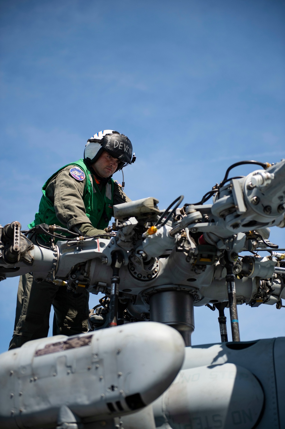 Sailors Aboard USS San Jacinto Conduct Pre-Flight Checks