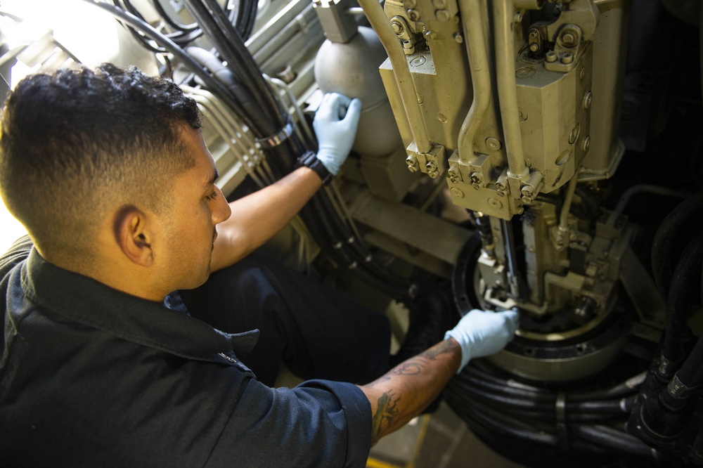 Sailors Aboard USS San Jacinto Conduct Maintanence