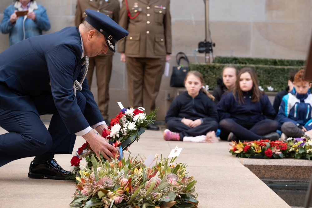Wreath Laying at the Australian War Memorial