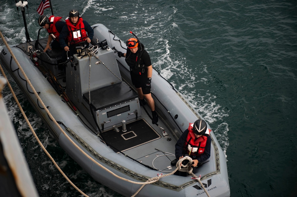 USS San Jacinto Small Boat Operations