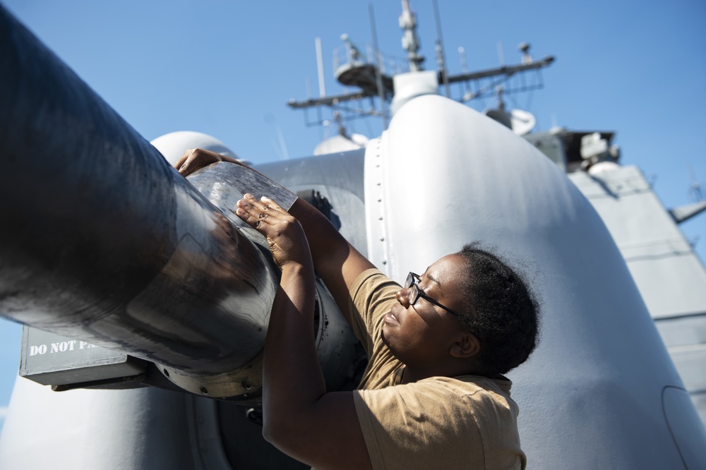 San Jacinto Conducts a Live Fire Exercise